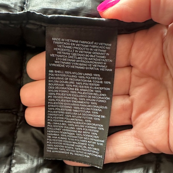 THE NORTH FACE Women’s Black Quilted Jacket - Picture 10 of 13